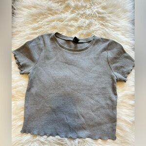 Gray Cropped Lettuce Edge Tee